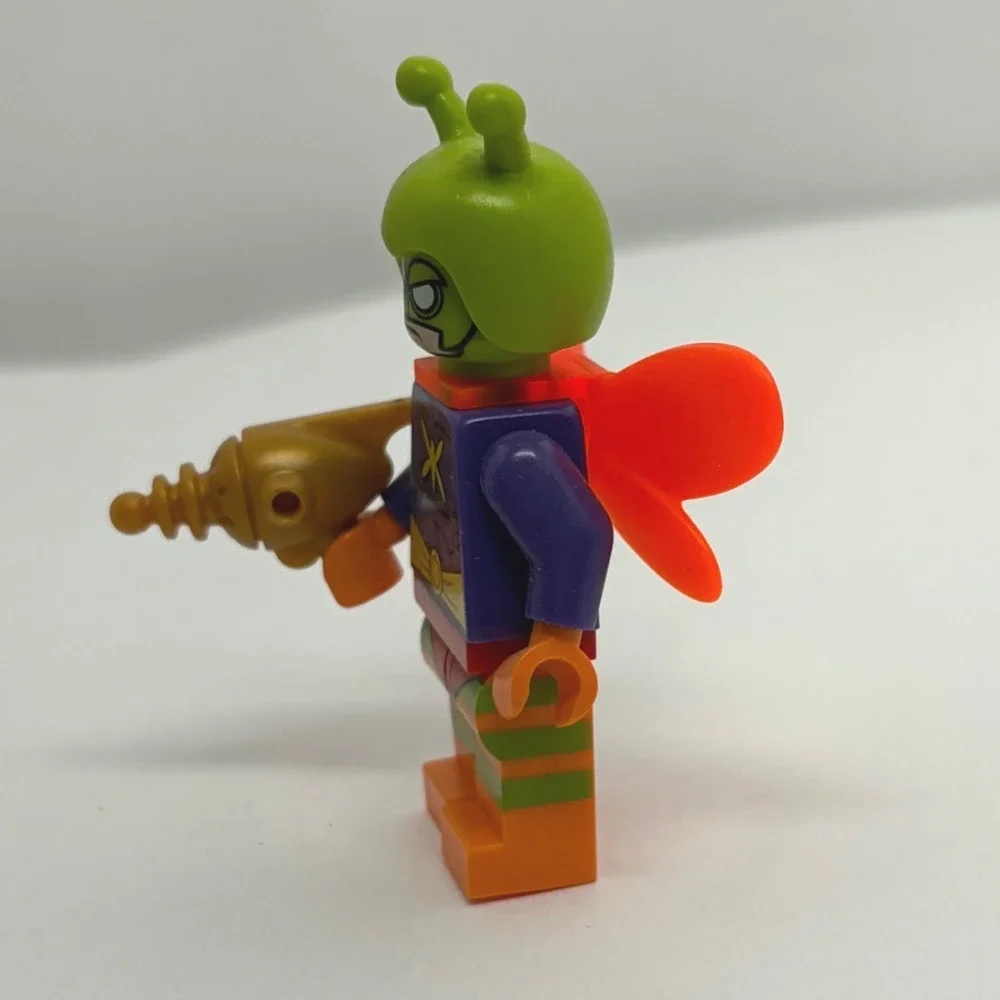 LEGO DC Super Heroes Killer Moth Minifigure Batman Villain with Ray Gun